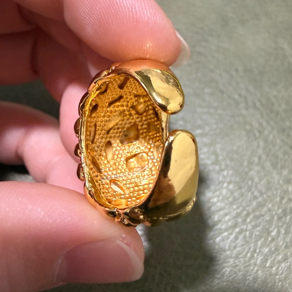 Vintage Chunky Gold Tone Ring Size 8 - Picture 5 of 5